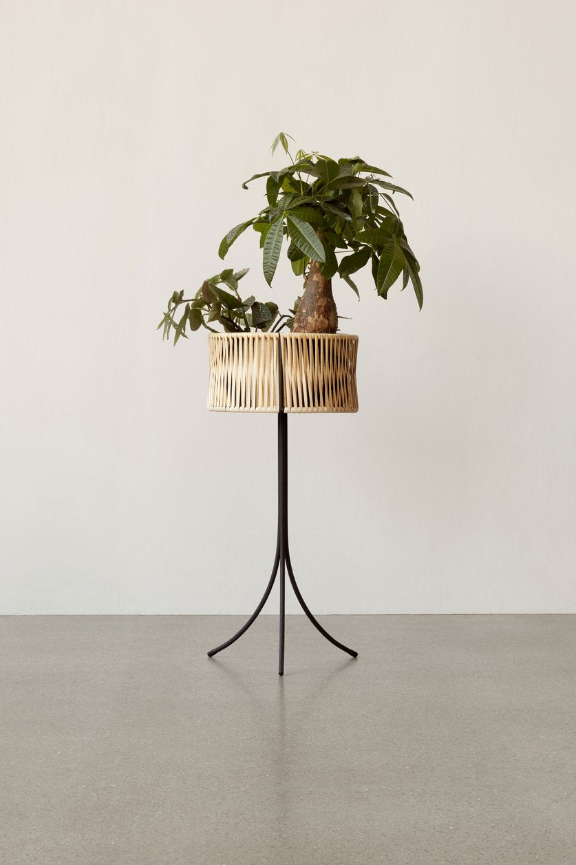 Umanoff Planter 28 in