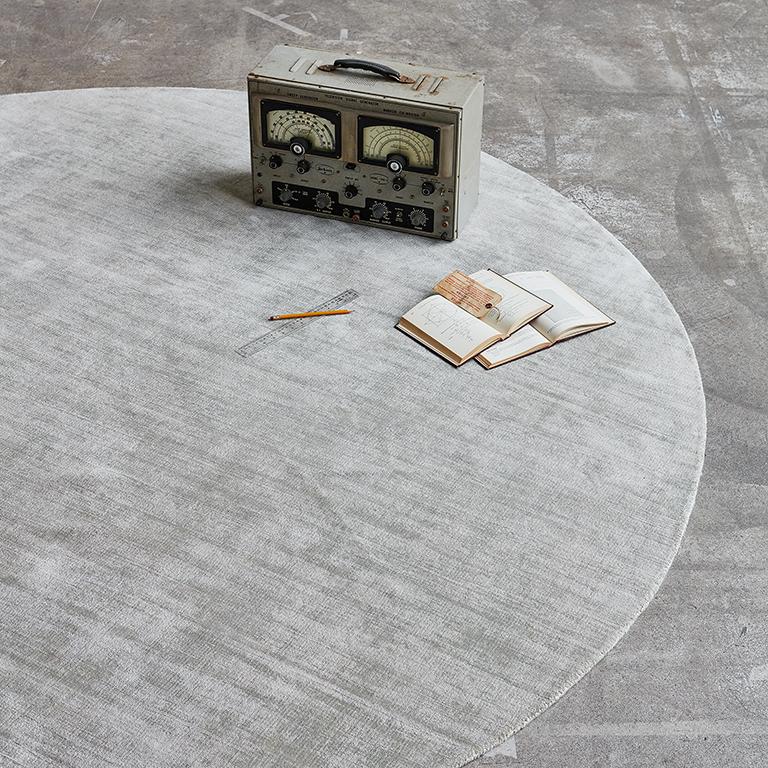 Fumo Round Rug