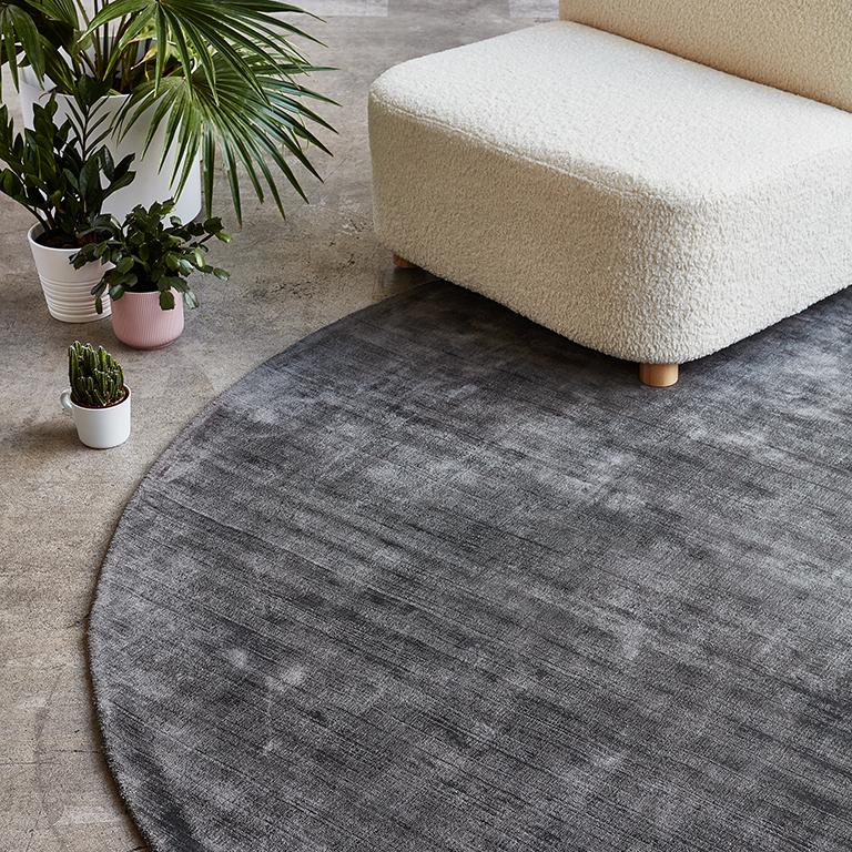 Fumo Round Rug