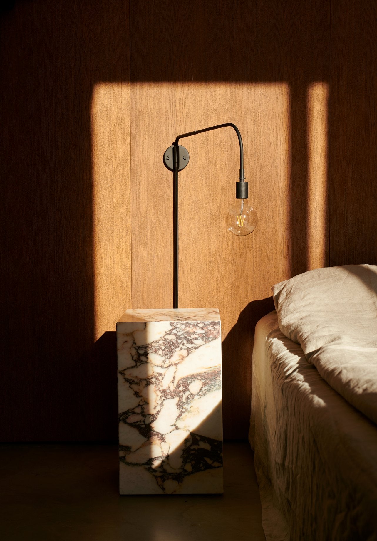 Staple Wall Lamp